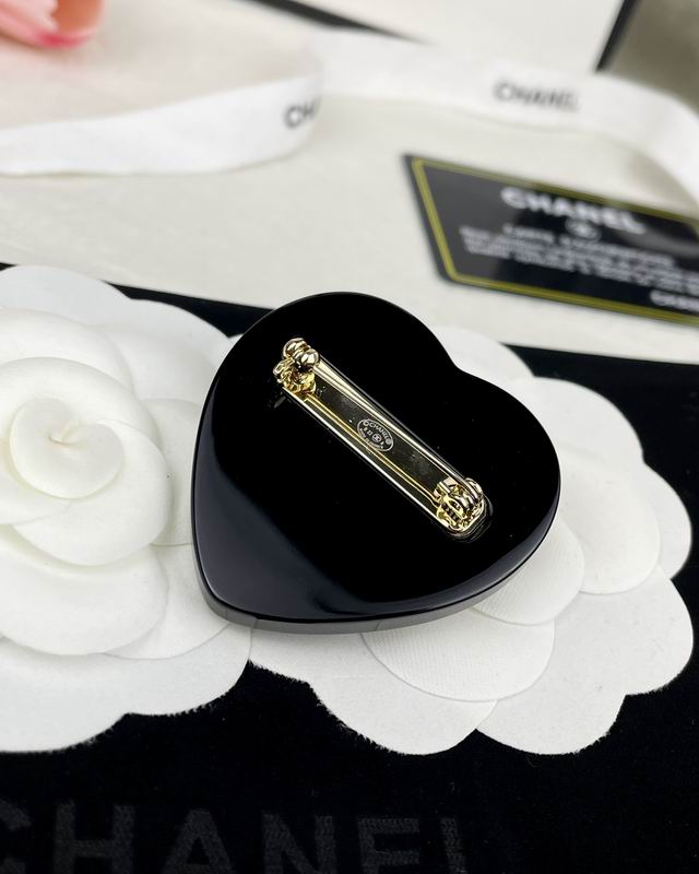 Chanel Brooch 03yxs142 (3)