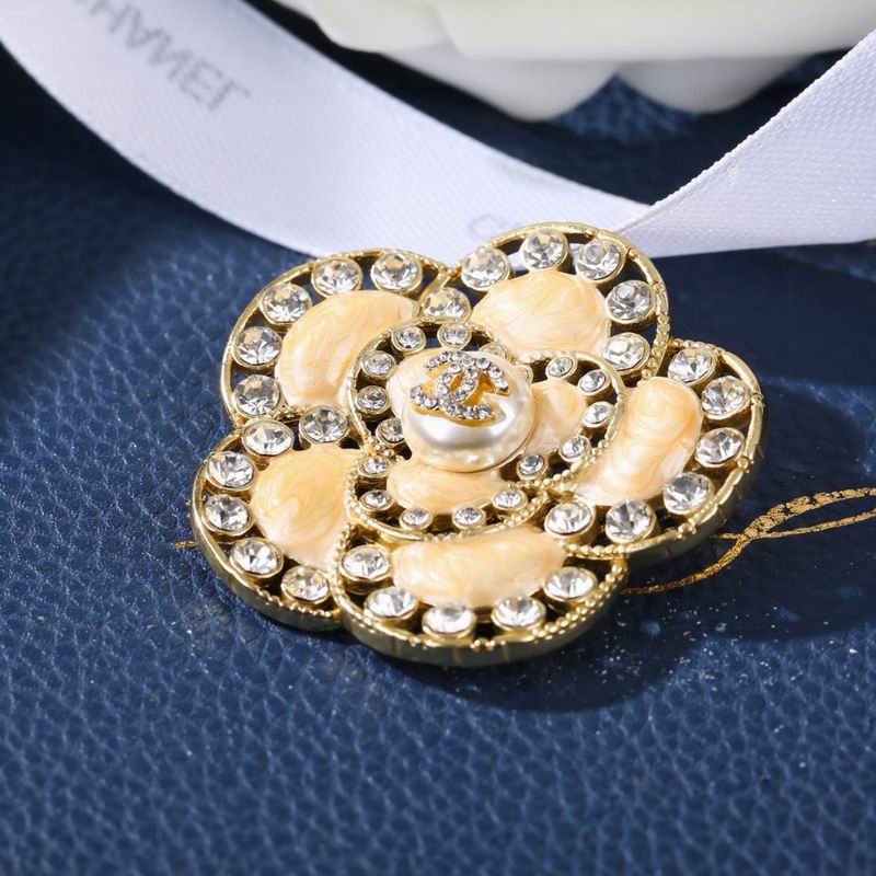 Chanel Brooch 03yxs143 (3)