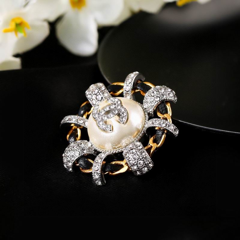 Chanel Brooch 03yxs156 (3)