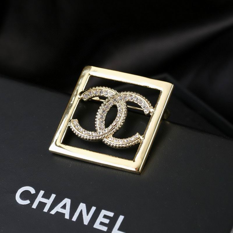 Chanel Brooch 03yxs158 (3)