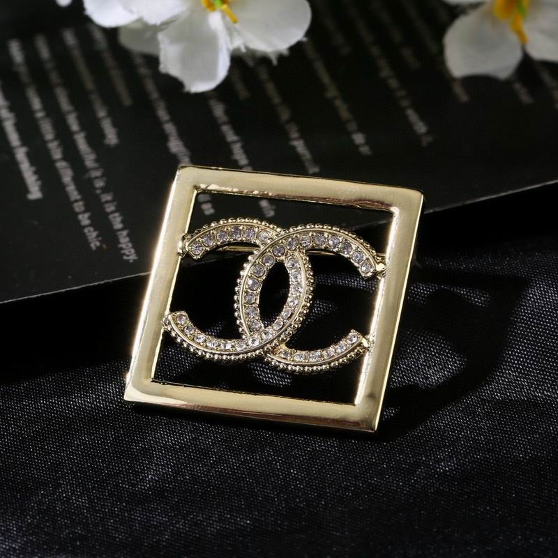 Chanel Brooch 03yxs158 (5)