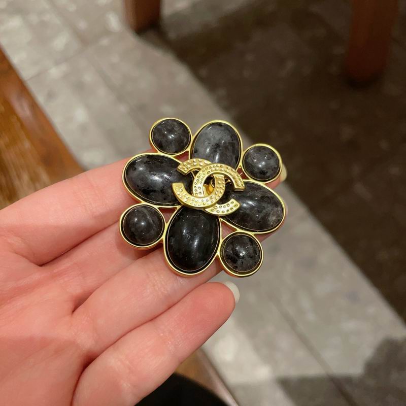 Chanel Brooch 03yxs164 (7)