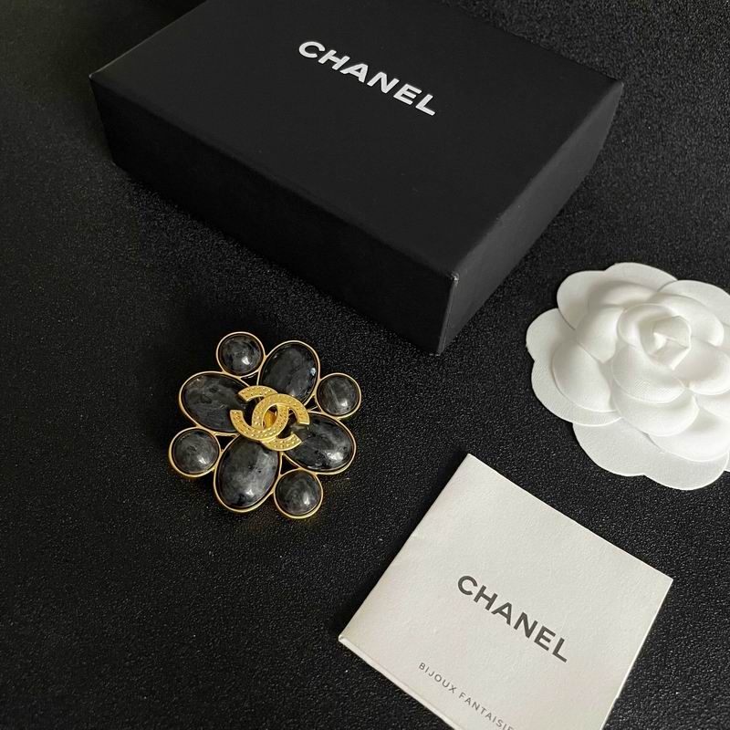 Chanel Brooch 03yxs164 (8)
