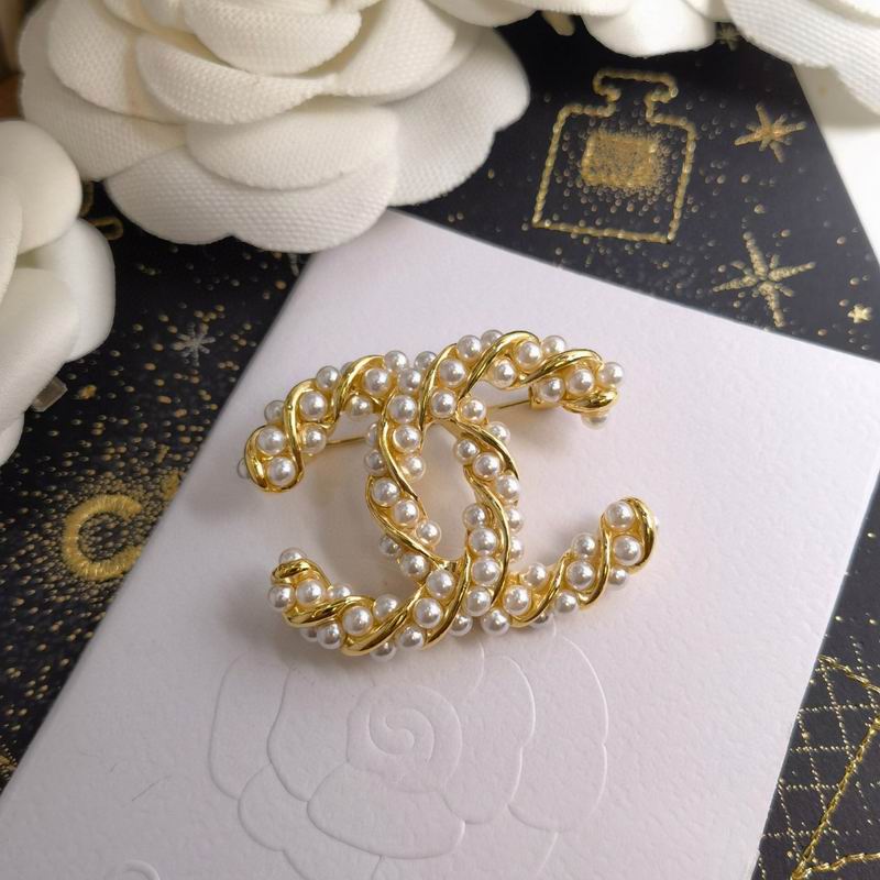 Chanel Brooch 03yxs167 (3)