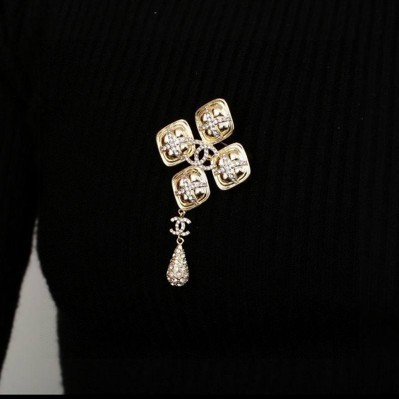 Chanel Brooch 03yxs169 (7)