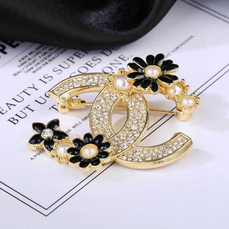Chanel Brooch 03yxs172 (2)