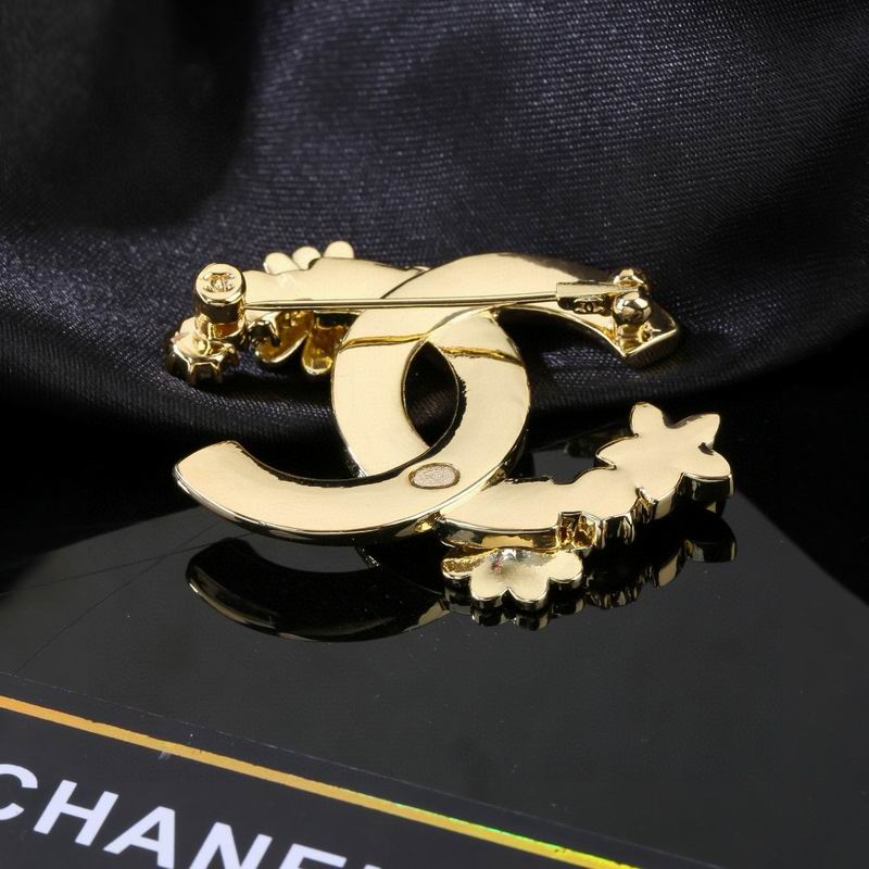 Chanel Brooch 03yxs172 (7)