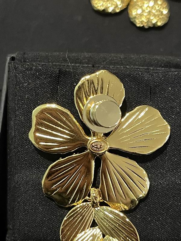 Chanel Brooch 03yxs173 (4)