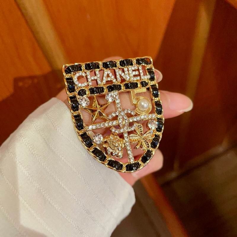 Chanel Brooch 03yxs175 (6)
