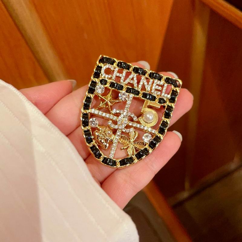 Chanel Brooch 03yxs175 (7)