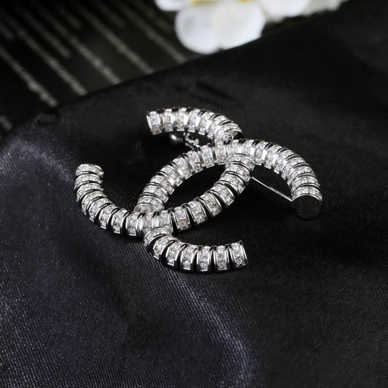 Chanel Brooch 03yxs183 (6)