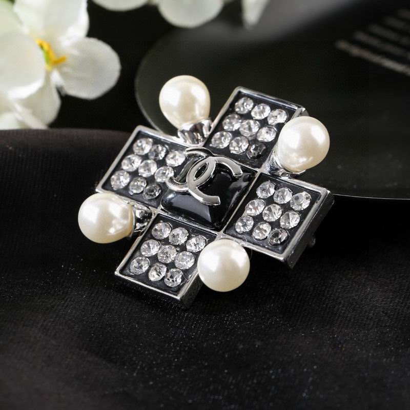 Chanel Brooch 03yxs196 (3)