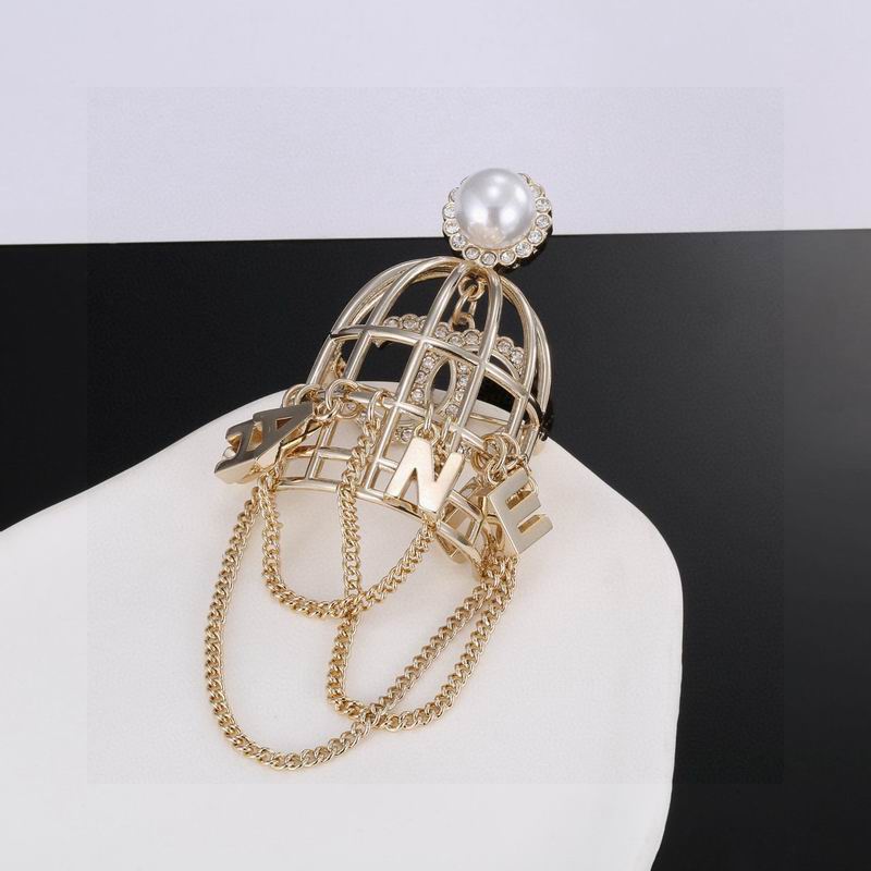 Chanel Brooch 03yxs200 (5)