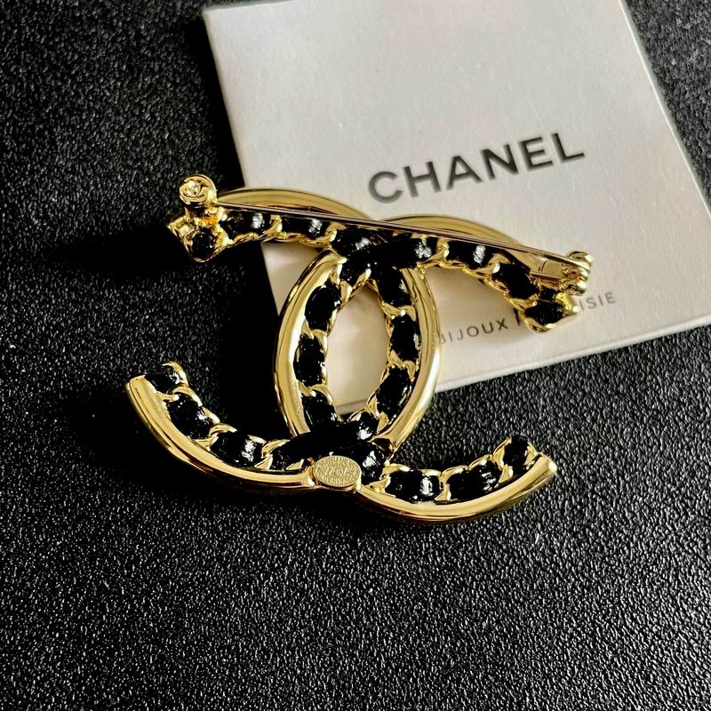 Chanel Brooch 03yxs201 (3)