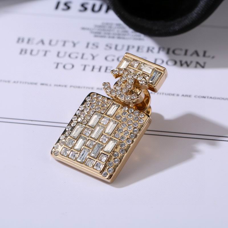 Chanel Brooch 03yxs208 (1)