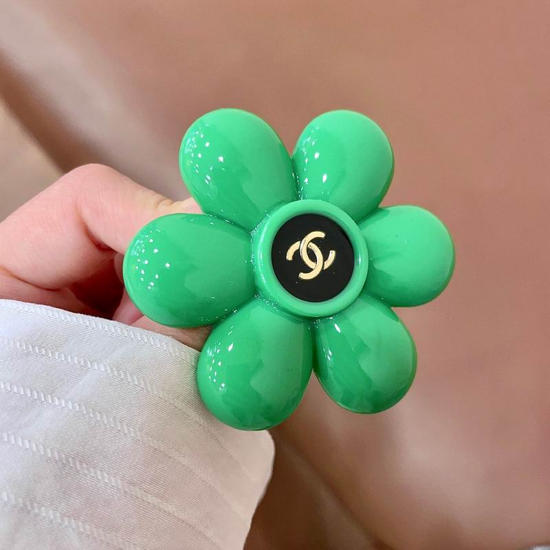 Chanel Brooch 03yxs210 (1)