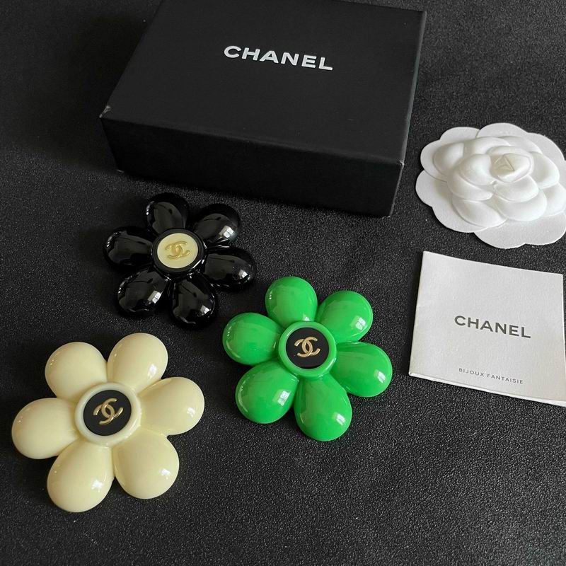 Chanel Brooch 03yxs210 (15)