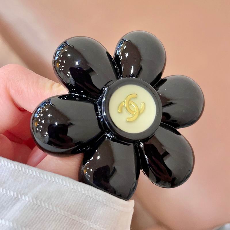 Chanel Brooch 03yxs210 (16)