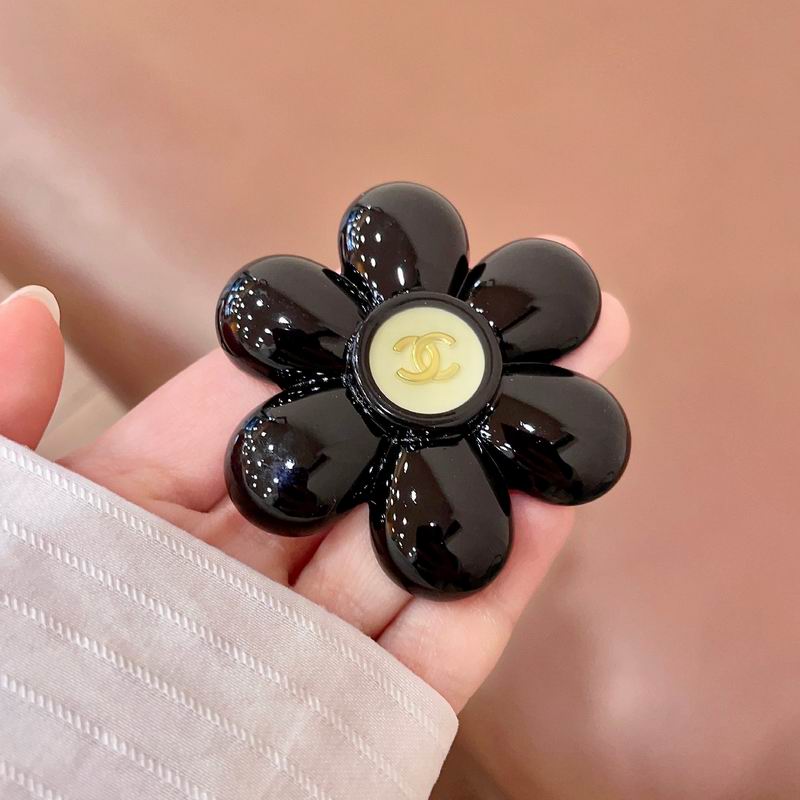 Chanel Brooch 03yxs210 (17)