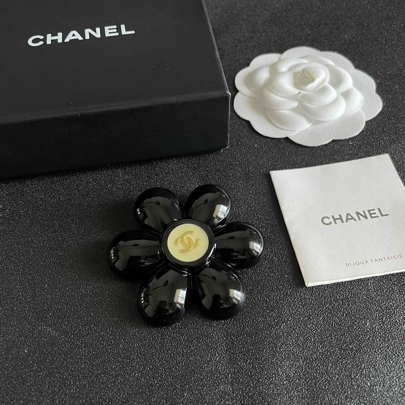Chanel Brooch 03yxs210 (19)