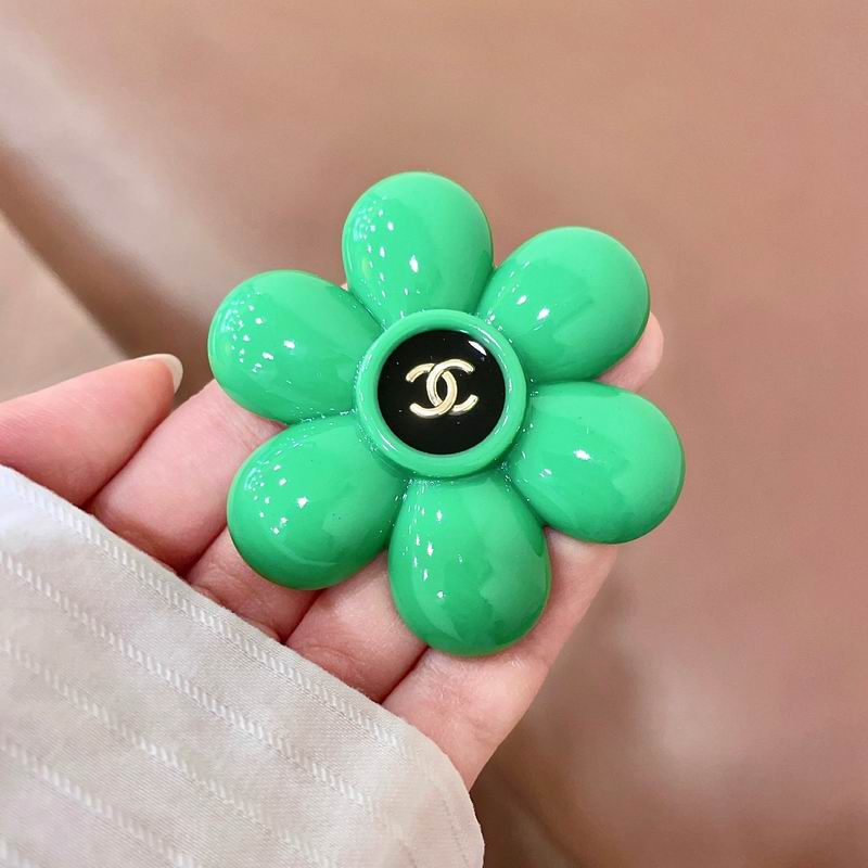 Chanel Brooch 03yxs210 (2)