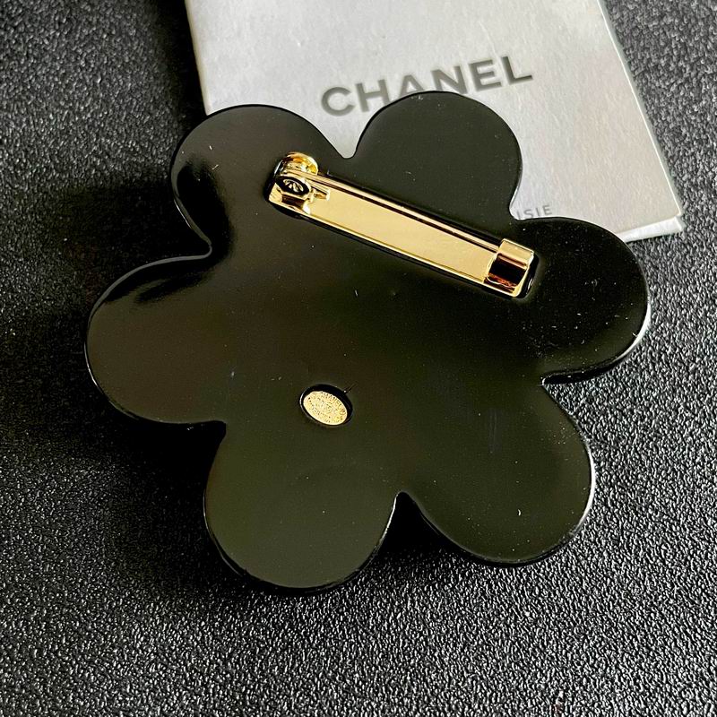 Chanel Brooch 03yxs210 (20)