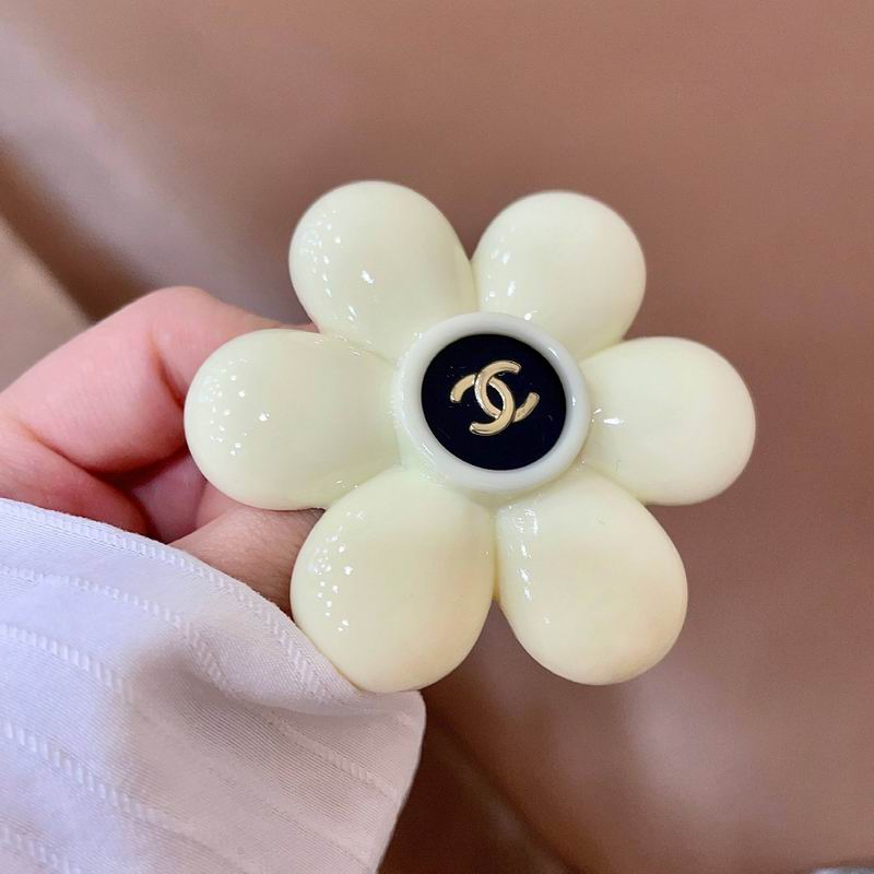 Chanel Brooch 03yxs210 (8)