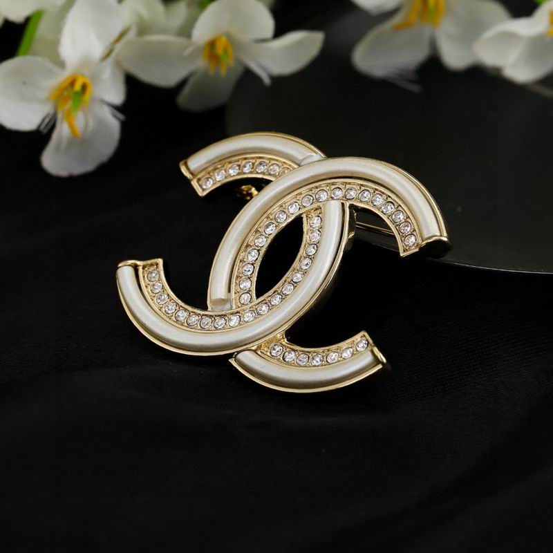 Chanel Brooch 03yxs212 (3)