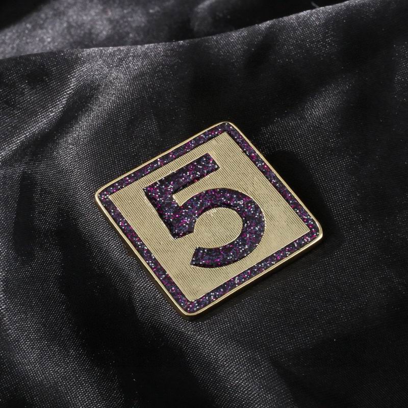 Chanel Brooch 03yxs215 (6)