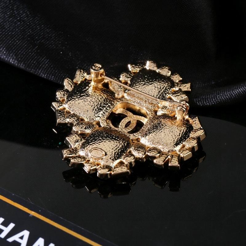 Chanel Brooch 03yxs225 (7)