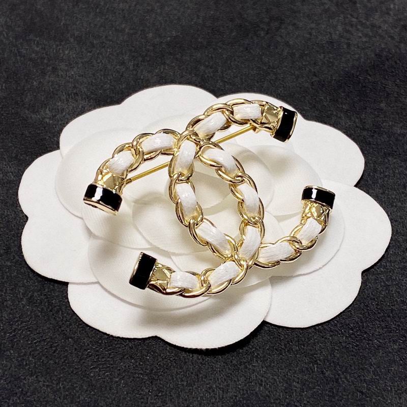 Chanel Brooch 03yxs232 (3)