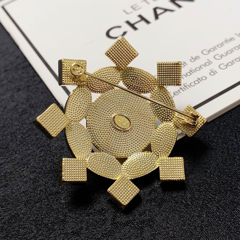 Chanel Brooch 03yxs233 (3)