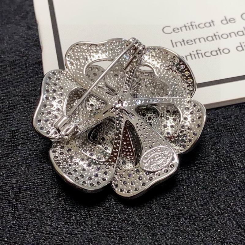 Chanel Brooch 03yxs235 (3)
