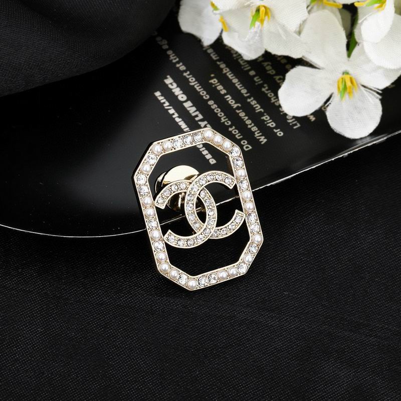 Chanel Brooch 03yxs237 (5)