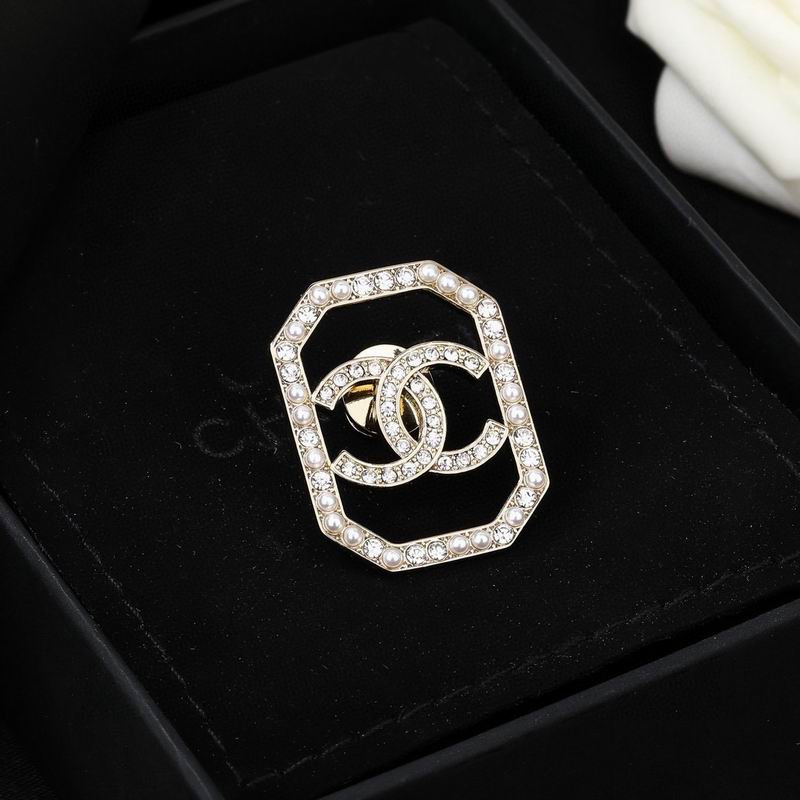 Chanel Brooch 03yxs237 (7)