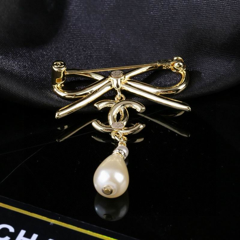 Chanel Brooch 03yxs245 (7)