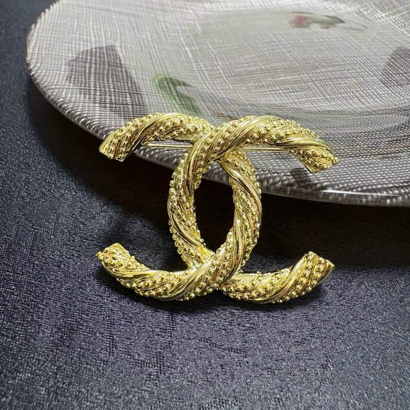 Chanel Brooch 03yxs252 (5)