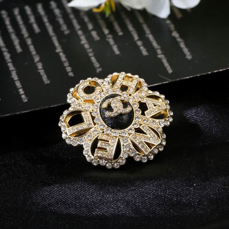 Chanel Brooch 03yxs260 (6)