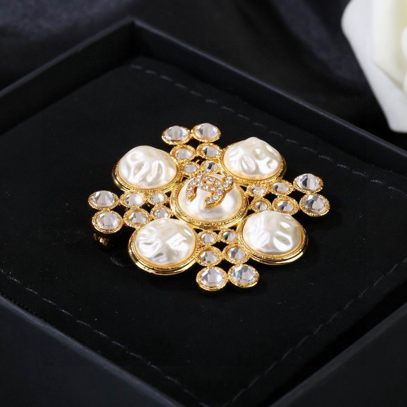 Chanel Brooch 03yxs261 (3)