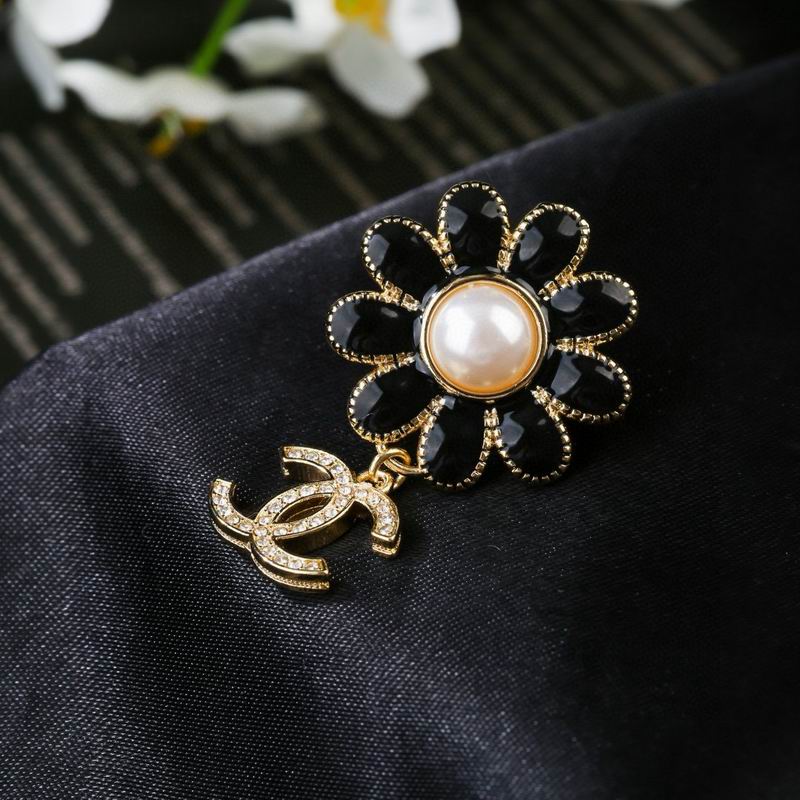 Chanel Brooch 03yxs272 (6)