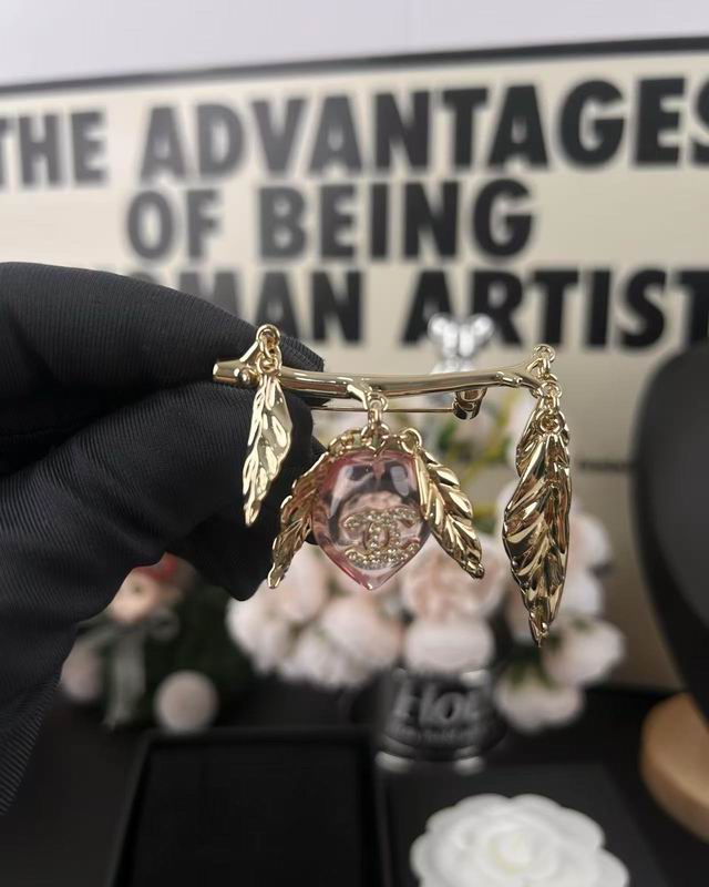 Chanel Brooch 03yxs287 (3)