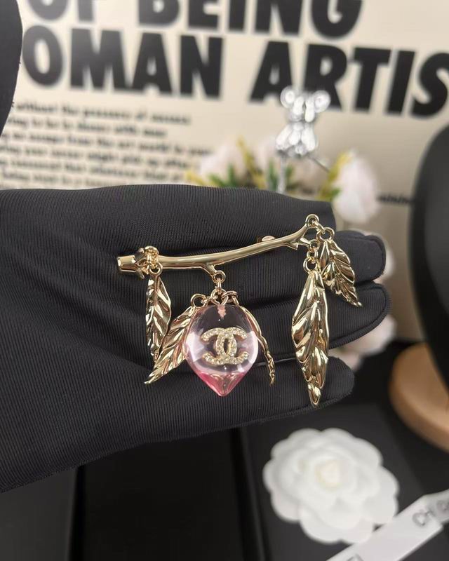 Chanel Brooch 03yxs287 (6)