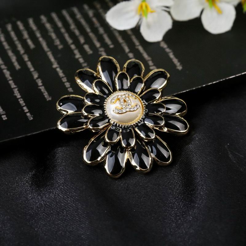 Chanel Brooch 03yxs288 (1)