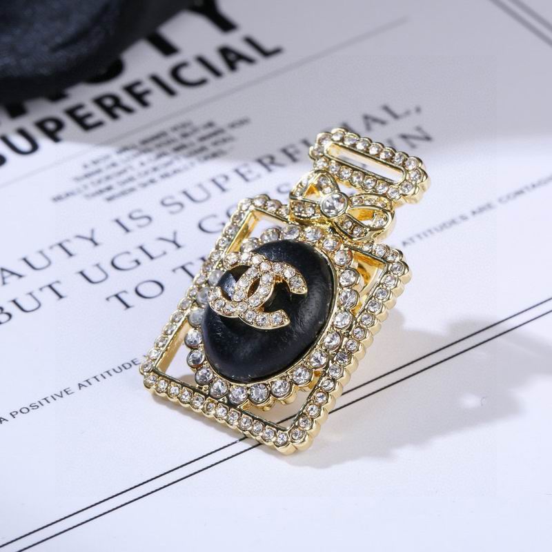 Chanel Brooch 03yxs289 (3)