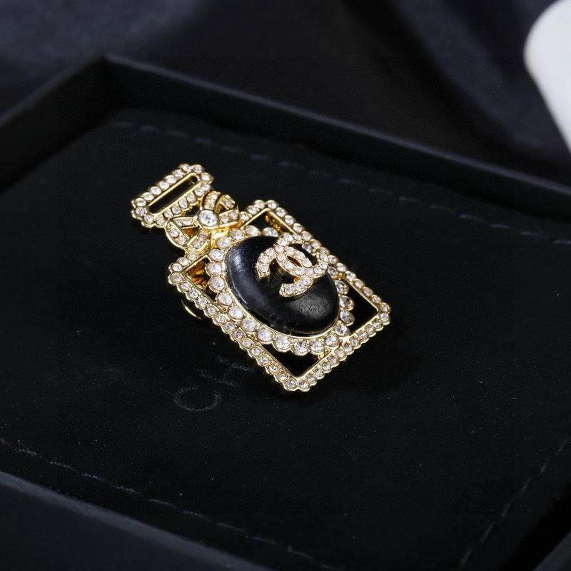Chanel Brooch 03yxs289 (4)