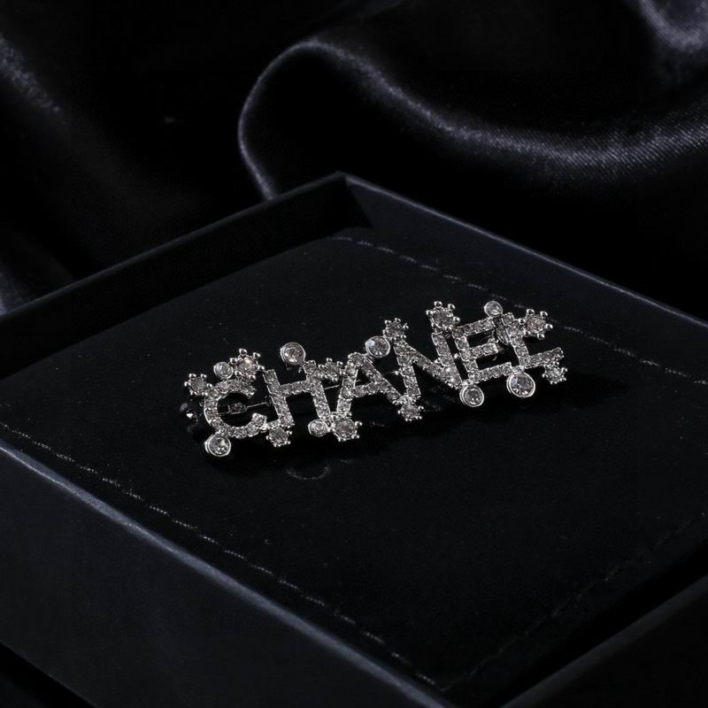 Chanel Brooch 03yxs301 (6)