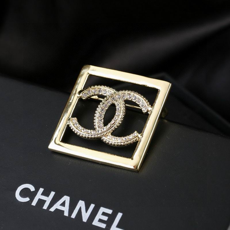 Chanel Brooch 03yxs307 (3)