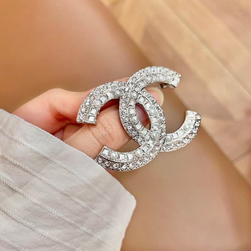 Chanel Brooch 03yxs308 (6)