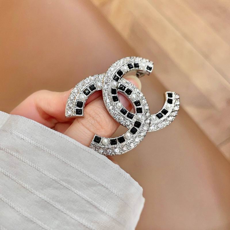 Chanel Brooch 03yxs309 (6)