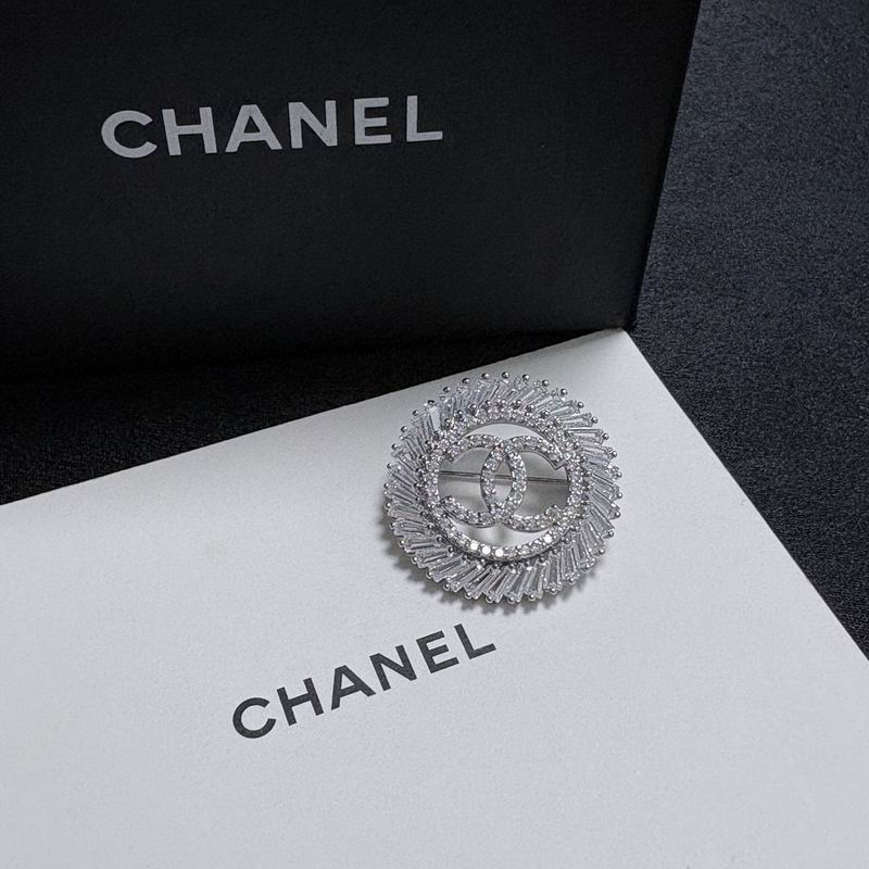 Chanel Brooch 03yxs311 (1)
